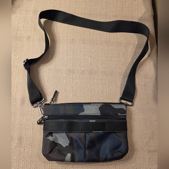 Andi Handbags - ANDI Brand Crossbody Go Bag in Cool Camo